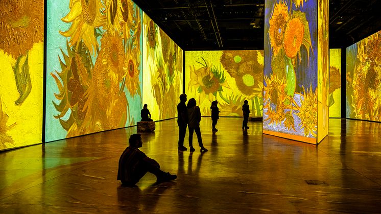 I den audiovisuella konstupplevelsen - Imagine Van Gogh, kan man i sommar uppleva bland annat Gustaf Hammarsten i "Van Goghs brev"  