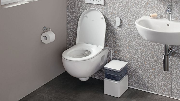 Med blot et par enkle trin og uden værktøj kan du placere enheden ved siden af ​​dit toilet og fastgøre douchestykket til toiletskålen. 