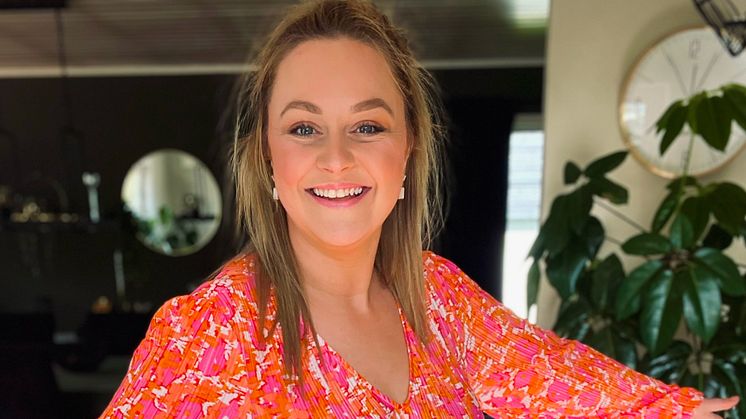 Ann Kristin (38) fikk kontroll på gjelden etter å ha lastet ned Horde-appen.                                                                                      FOTO: Privat