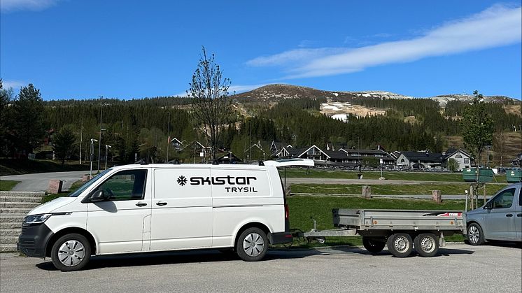 De ansatte i SkiStar Norge bidro med en fantastisk innsats for et bedre og renere nærmiljø før den store nasjonaldagsfeiringen 
