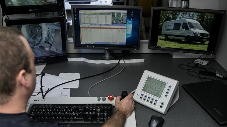 Droner og kunstig intelligens vinder i stigende grad indpas hos medlemsfirmaerne i DTVK–kontrolordningens organisation. Den nye teknologi skal øge kvalitetssikringen ved TV-inspektion af kloakledninger og tiltrække flere unge til branchen. Foto: Dans