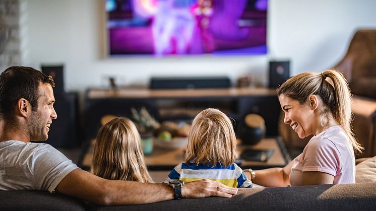 TV-family-GettyImages-1188348879.jpg