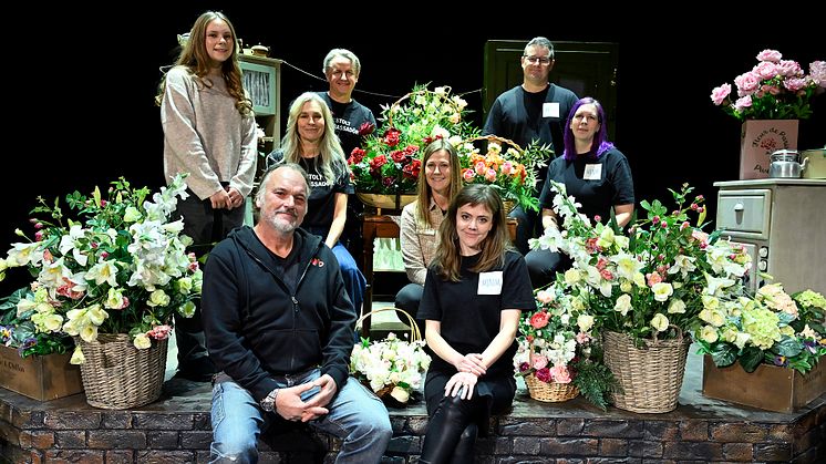 Från vänster: Tindra Larsson, Thomas Österdahl, Cecilie Nerfont, Christer Nerfont, Frida Nilsson, Lisa Edvinsson Sundberg, Peter Fällman och Jonna Lundin.