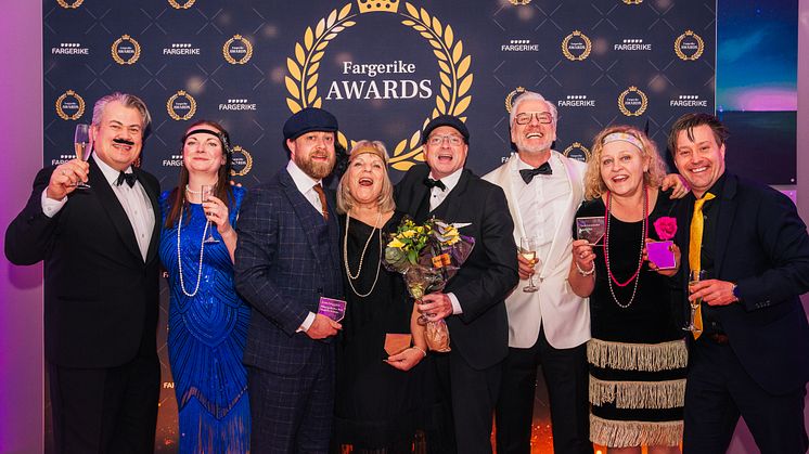 Fargerikes kjedetreff 2024 kåret Årets Beste Praksis, Årets Butikk, Årets Leverandør og Årets Fargeriker. F.v: Paal Moberg, Ellen Hoel, Morten Hoel, Astrid Jacobsen, Ståle Knudsen, Thomas Sletvold, Torill Gjelsvik-Tombre og Børge Solberg.