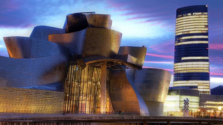 Guggenheimin taidemuseo Bilbaossa.