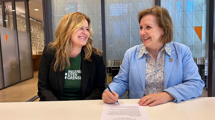 Marianne Sturmair og Grethe Bergly er fornøyde med å forlenge samarbeidet. 