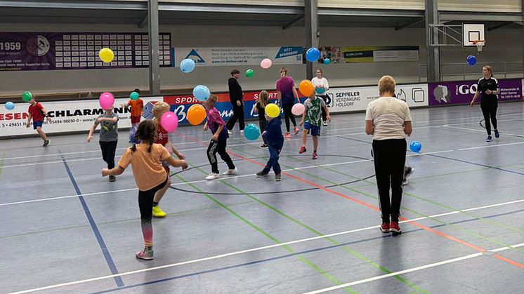 Lehrkräftefortbildung „Handball in der Schule“ bringt noch mehr Teamarbeit, Fairness und Kommunikationsfähigkeit in den Sportunterricht