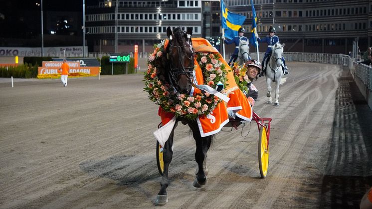 Claes Sjöström med Bedazzled Sox efter seger i Margareta Wallenius-Klebergs Pokal