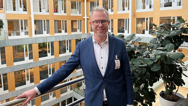 Erik Billing bedriver AI-forskning om VR- och AR-stöd inom industrin. Forskningsprojektet finansieras av Afa Försäkring.