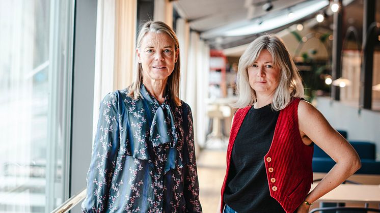 Bild: Kristina Mjörnell, affärsområdeschef för Samhällsbyggnad på Rise och styrelseledamot på Krook & Tjäder och IngaKarin Sundqvist, arkitekt och ansvarig för Forskning och Utveckling på Krook & Tjäder.