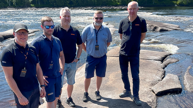 From left: Joachim Lindström and Joel Holmgren from KSU, Ola Erkers, Åkerströms, Tommy Lindqvist, KSU and Magnus Kenger, Åkerströms at Fänforsen in Björbo.