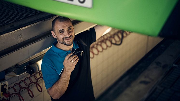 Bilbesiktning handlar om mycket mer än att bara kontrollera fordon – det handlar om säkerhet, ansvar och tillit. 