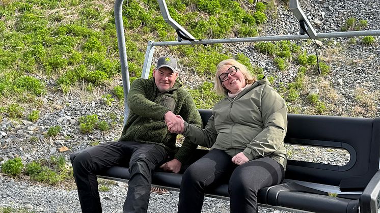 Jonas Hörnfelt, Docksta Maskin AB och Malin Svanholm (S) kommunstyrelsens ordförande. 