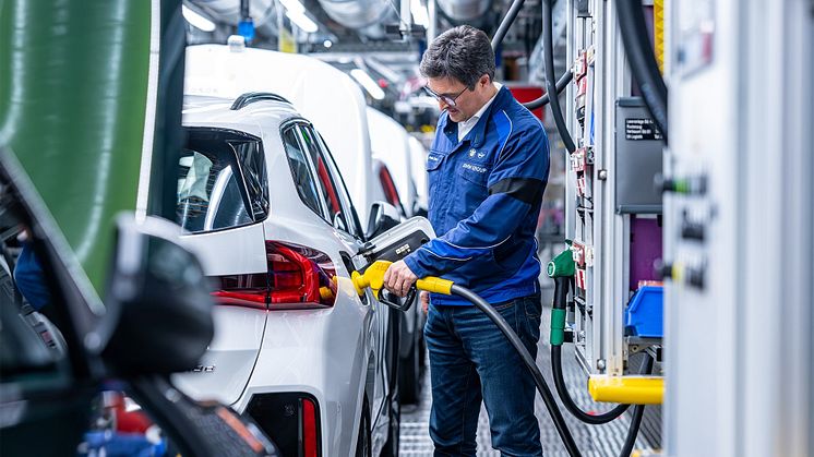 BMW Group använder HVO 100 i första påfyllningen av samtliga dieselmodeller tillverkade i Tyskland