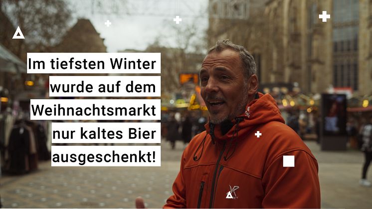 Michael tritt in Dortmund als "Fritze Brinkhoffs" auf und erzählt Dönekes aus dem Pott.