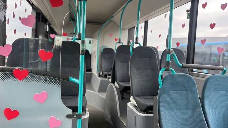Pyntade kärleksbussar i Varberg, Falkenberg och Halmstad. 
