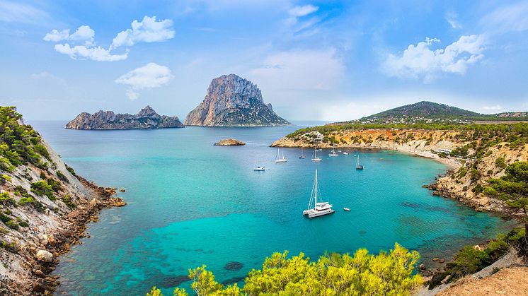 In kein anderes Urlaubsland reisen so viele alltours Kundinnen und Kunden wie nach Spanien