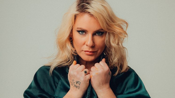 Maja Ivarsson – en ikon inom svensk rockmusik åker ut på turné