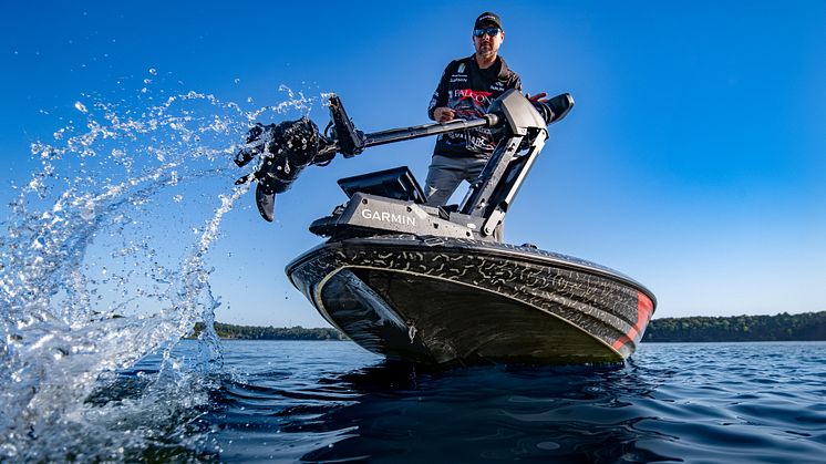 MCJT-70857 Force Pro Trolling Motor - PR Images LIFESTYLE 1920x1080.jpg