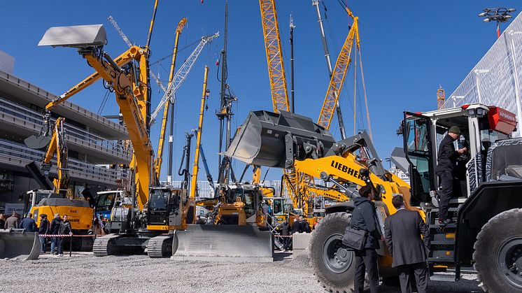 Autonome Baumaschinen bei Liebherr auf der bauma 2025, Messe München