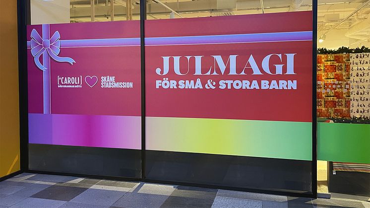 I Skåne Stadsmissions julklappsbutik vill man hjälpa föräldrar som lever i utsatthet och fattigdom att skapa julmagi för sina barn. Foto: Eminent Reklambyrå.