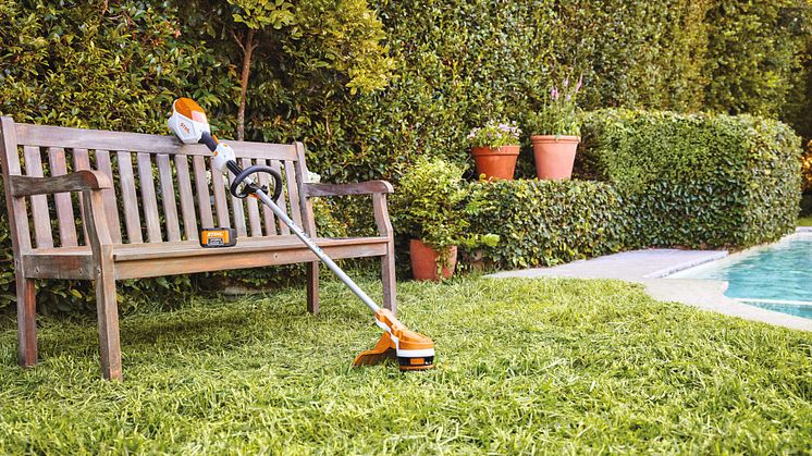STIHL utökar sitt sortiment med två nya batteridrivna grästrimmers, FSA 70 R och FSA 110 R, designade för att ge användaren hög prestanda och flexibilitet i sitt trädgårdsarbete.