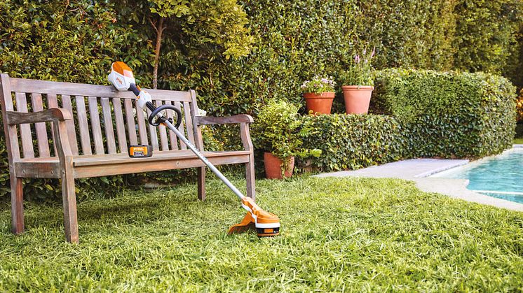 STIHL udvider sit sortiment med to nye batteridrevne græstrimmere, FSA 70 R og FSA 110 R, som er designet til at give brugeren høj ydeevne og fleksibilitet under havearbejdet.