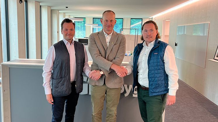 Från vänster: Jonathan Bööj Partner Nordsten Development, Staffan Dahlström vd GBJ bygg, Christoffer Bööj styrelseordförande Nordsten Development