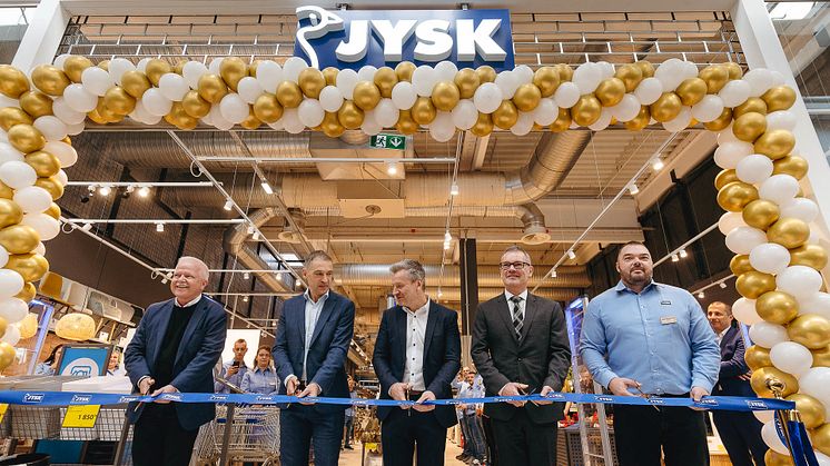 On Thursday, October 24th at 9:00 AM, JYSK made history in Hungary with the opening of store number 100. 