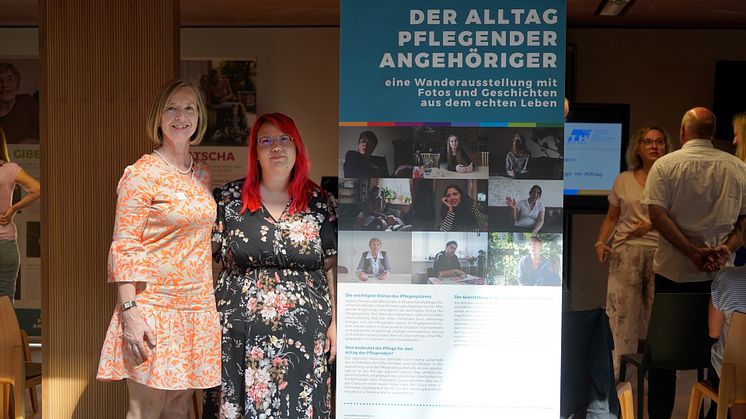 Andrea Schmid (li.), Qualitätsmanagerin der TH Wildau, und Franziska Kieslich (re.) vom Familienservice der TH Wildau beim Dialogtag im Rahmen des Audits familiengerechte Hochschule. (Bild: Mareike Rammelt / TH Wildau)