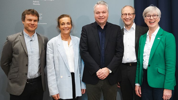 Vid SNS-seminariet medverkade fr v Johan Nyström, VTI, Maria Stockhaus (M), Christian Altmann, Nye Veier, Lennart Kalander, TRV, och Ulrika Heie (C). Bild: Allan Seppa, SNS