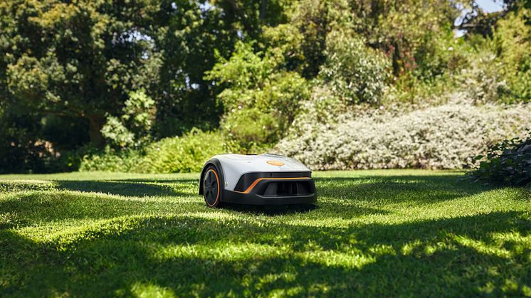 STIHL udvider sit sortiment af robotplæneklippere med iMOW® 3 og iMOW® 4.