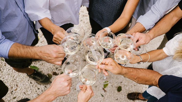 BIld: The Wine People
