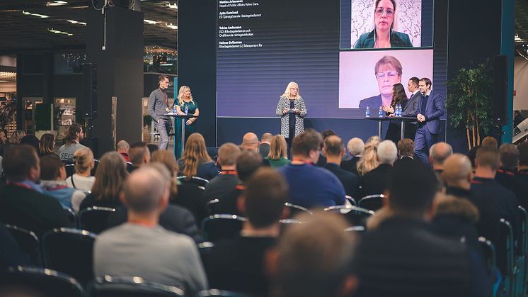 Totalt hålls 13 helt fria seminarier under de två dagarna.