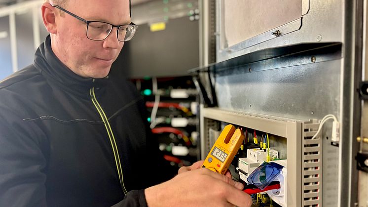 Vid strömavbrott står din backup redo – alltid ett fungerande uttag!