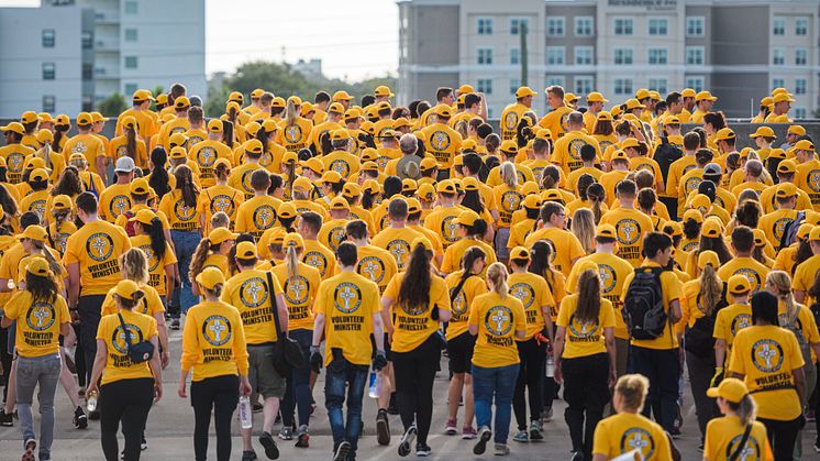 Scientologys Voluntärer i Clearwater, Florida, skred till verket för att städa upp i sin stad efter två orkaner i rad.