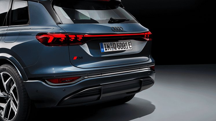 Audi Q6 e-tron med digitale OLED-baglygter (gif)