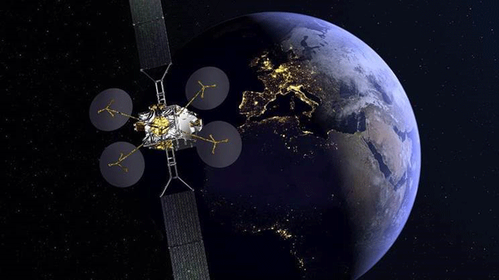 Crédit photo : Vue d’artiste du satellite EUTELSAT KONNECT (Thales Alenia Space)