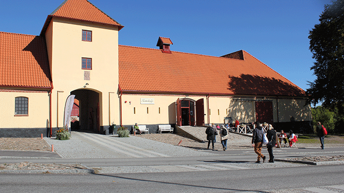 Nya hyresgäster i Slottskaféet i Torup