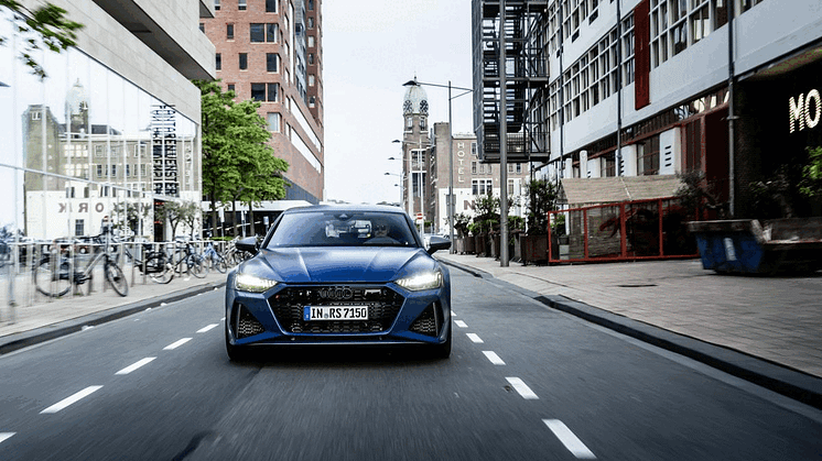 Audi RS 7 Sportback performance (Ascariblå mat) gif