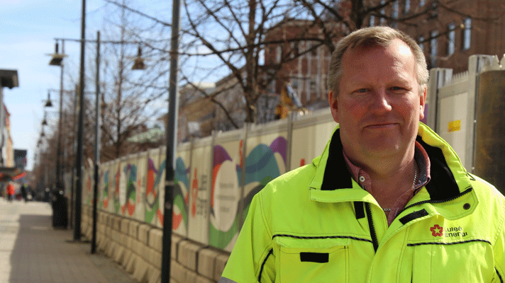 - Vi arbetar systematiskt med att ersätta våra gamla ledningar för att få bättre kontroll och övervakning i vårt nät, säger Johan Välimäki, distributionsingenjör Luleå Energi.