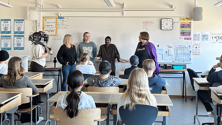 Lokala handledare och ambassadörer för Catwalk berättar som livet med funktionsnedsättning i en Piteåskola.   Foto: Filippa Eriksson