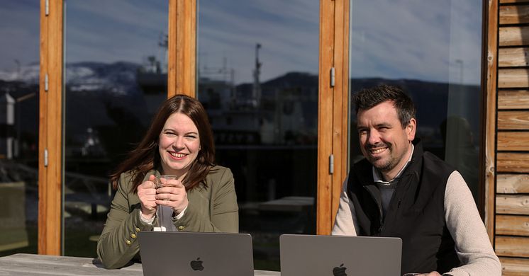 Ingvild Janne Tørlen og Marius Øverås er klare for å styrke lokale merkevarer gjennom salg og markedsføring.