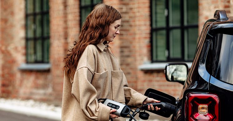 DEFA enters agreement with global automotive brand — portable charger eMove is once again the winner