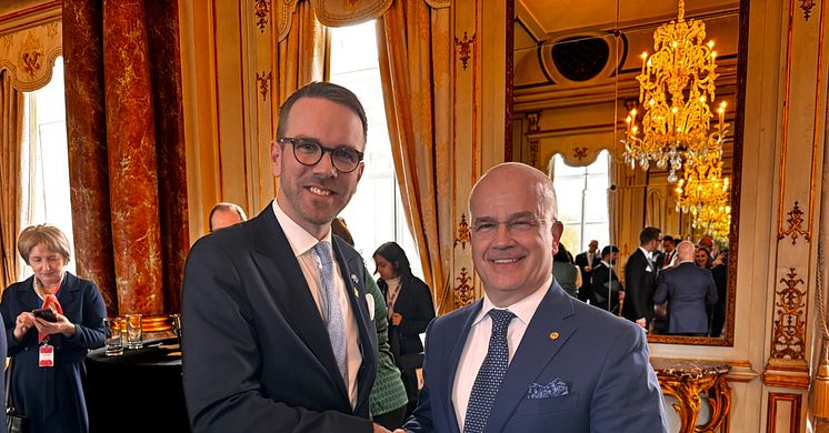 Andreas Carlson (KD), Sveriges infrastrukturminister och Tony Grimaldi, VD Cycleurope Sverige och ordförande Cycling Industries Europe på plats i Bryssel.