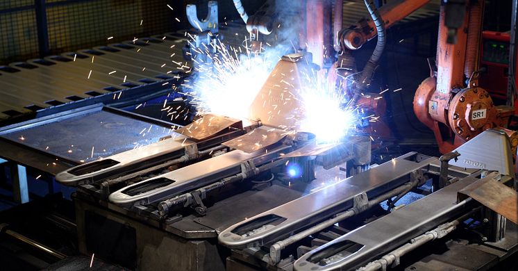 Toyota Material Handling Europe och SSAB tar språnget för att producera nästa generations materialhanteringsutrustning med lägre koldioxidavtryck