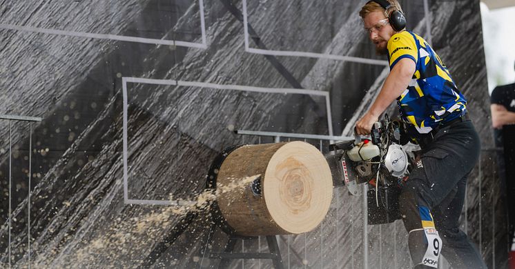 Emil Hansson vinner Nordiska Mästerskapen 2025 i extremsporten STIHL TIMBERSPORTS®. 