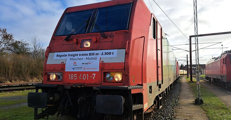 DB Cargo har tillsammans med DB Cargo Scandinavia och Trafikverket möjliggjort för transport med extra långa godståg, uppemot 835 meter långa, mellan Tyskland, Danmark och Sverige.