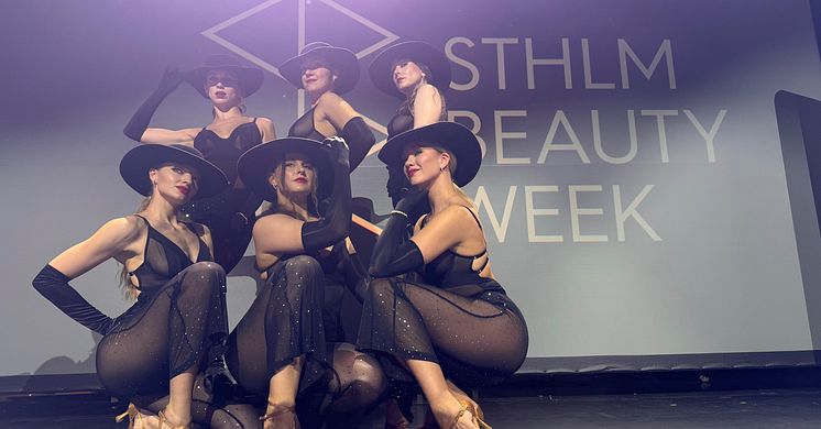Professionella dansare öppnade Stockholm Beauty Week 2024 som i år slår publikrekord! Foto: Linda Angelin Hirschfeld