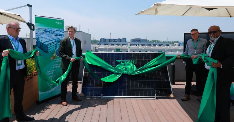 Solar panel inauguration at Camfil Taicang plant. From left to right: Alan O’Connell, Chairman of the Board of Directors; Erik Markman, Vice Chairman of the Board of Directors; Stefan Larsson, EVP Supply Chain; and Krishnan Karunagaran, VP Operations